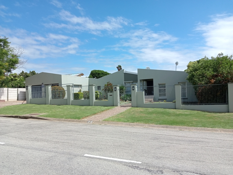 3 Bedroom Property for Sale in Campher Park Eastern Cape